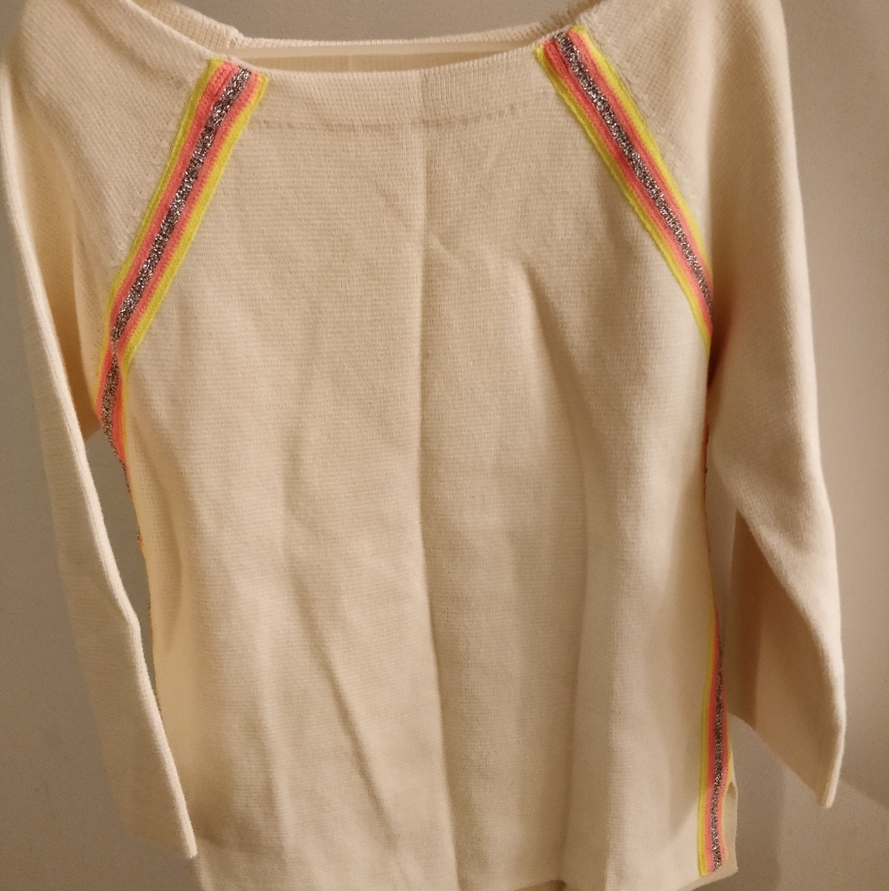 Girl's 3/4 sleeve sweater